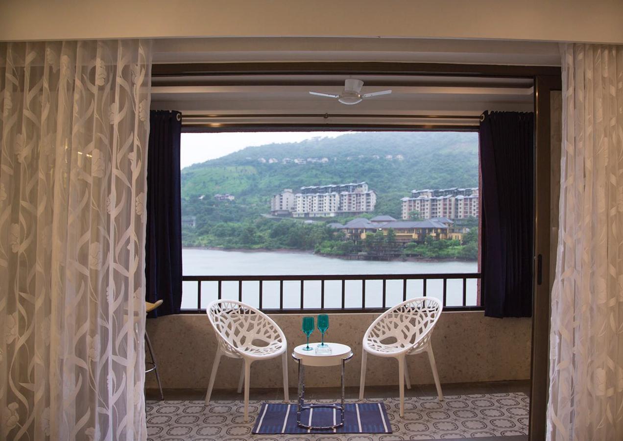 Luxury Lakeview