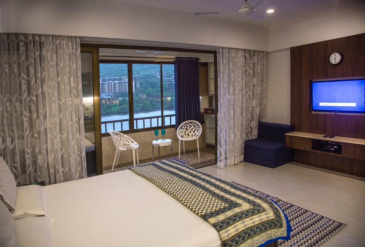 Luxury Lakeview * Lavasa